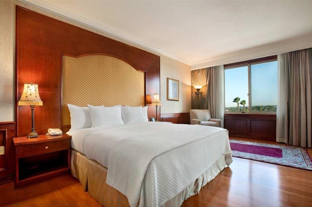 Hilton Los Angeles/Сан-Ґабріел Номер фото