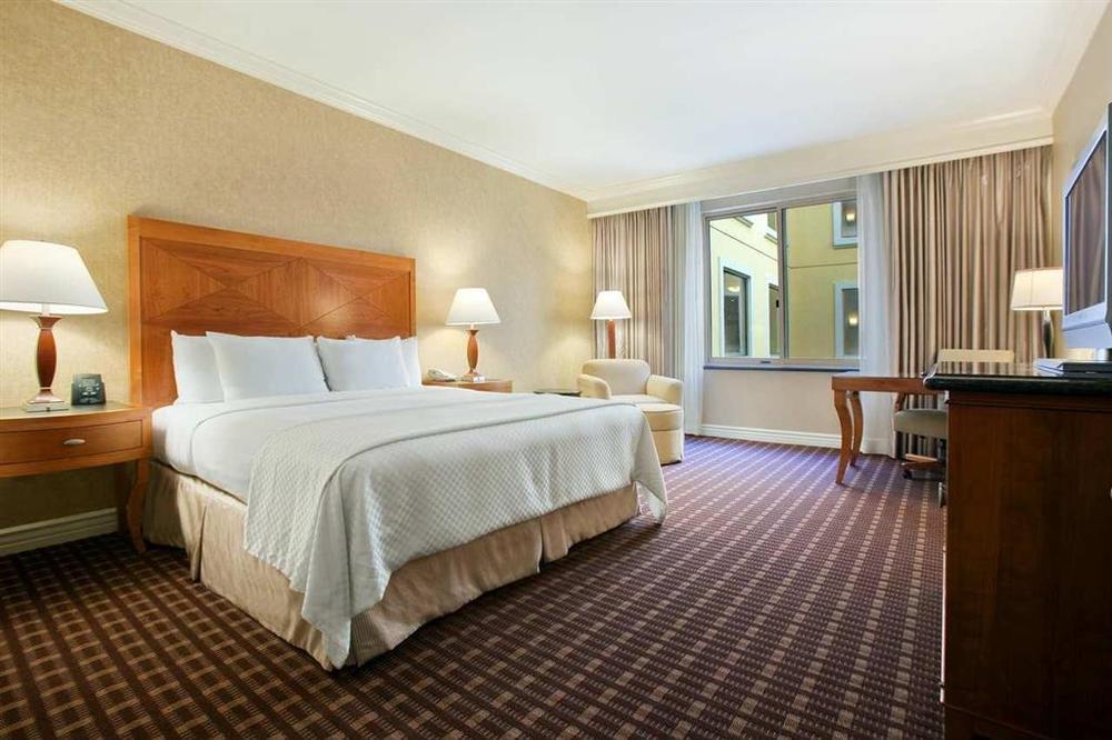 Hilton Los Angeles/Сан-Ґабріел Номер фото