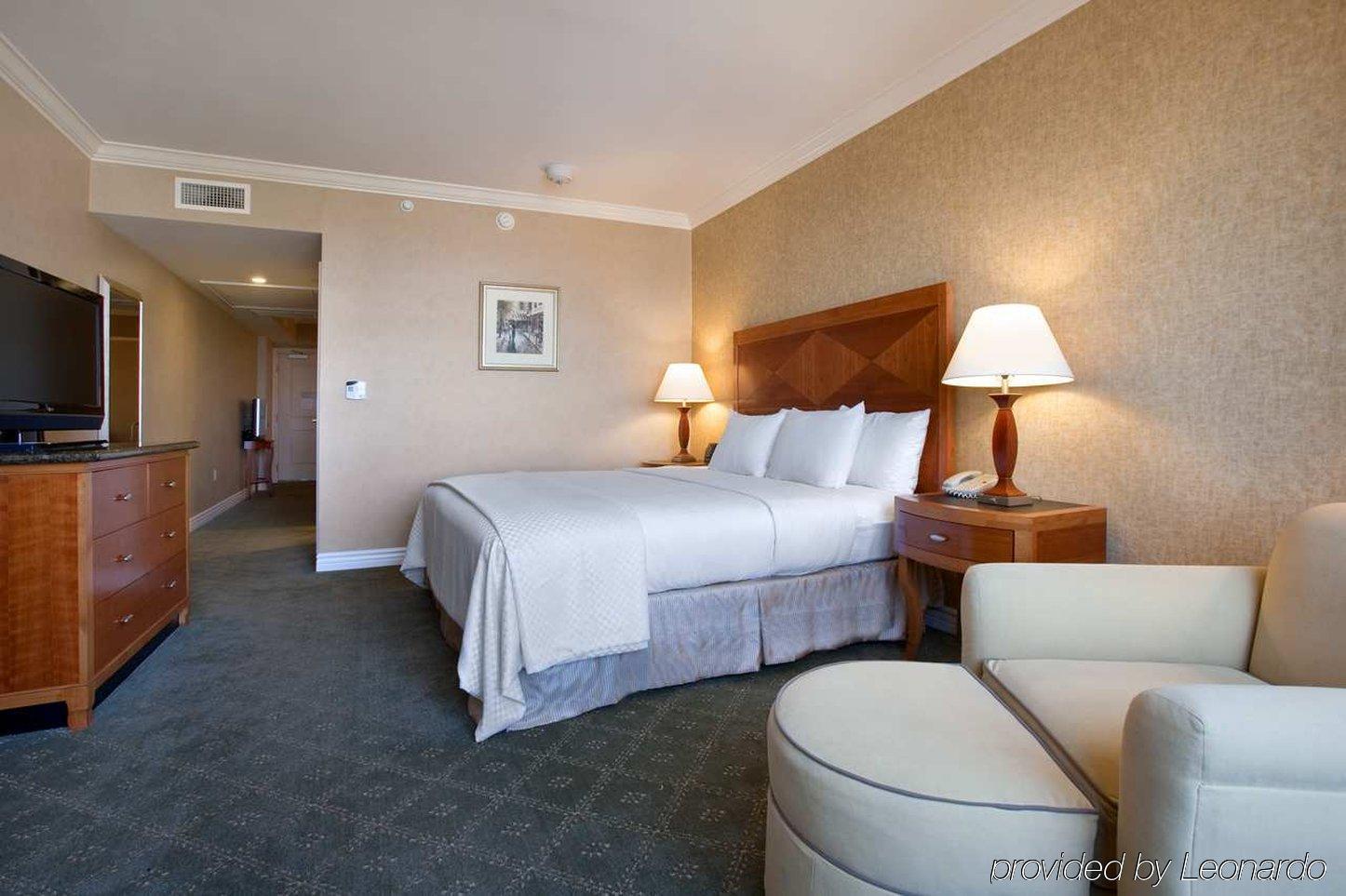 Hilton Los Angeles/Сан-Ґабріел Номер фото